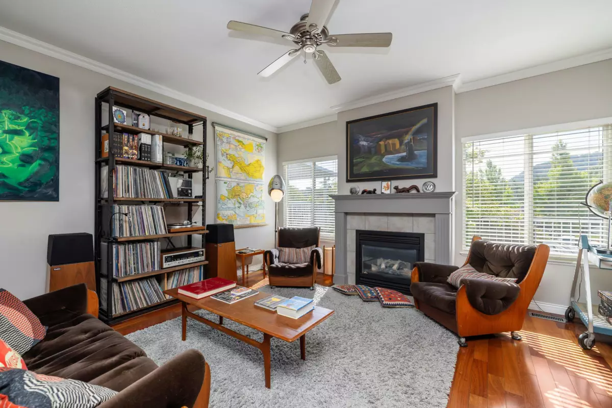 Living Room Photo of 36218 S Auguston Parkway, Abbotsford, BC