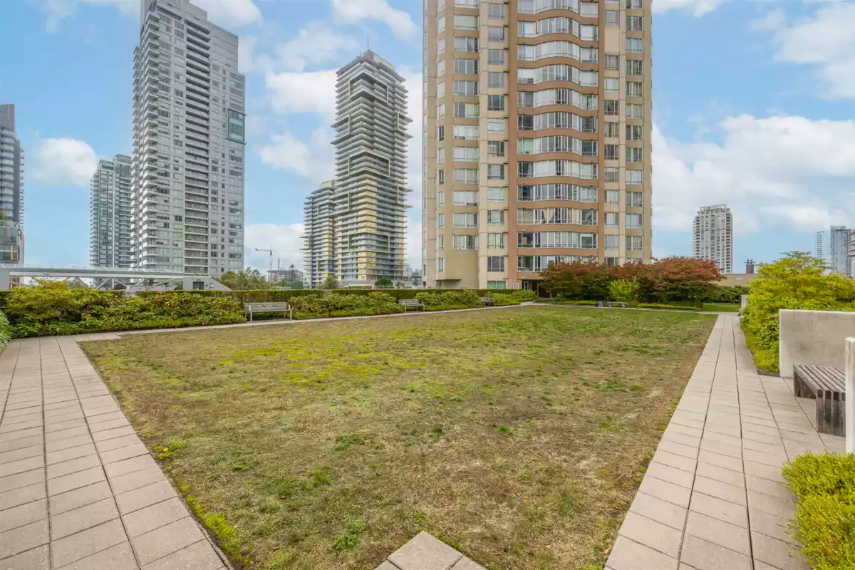 Kitchen Photo of 404 6240 Mckay Avenue, Burnaby, BC
