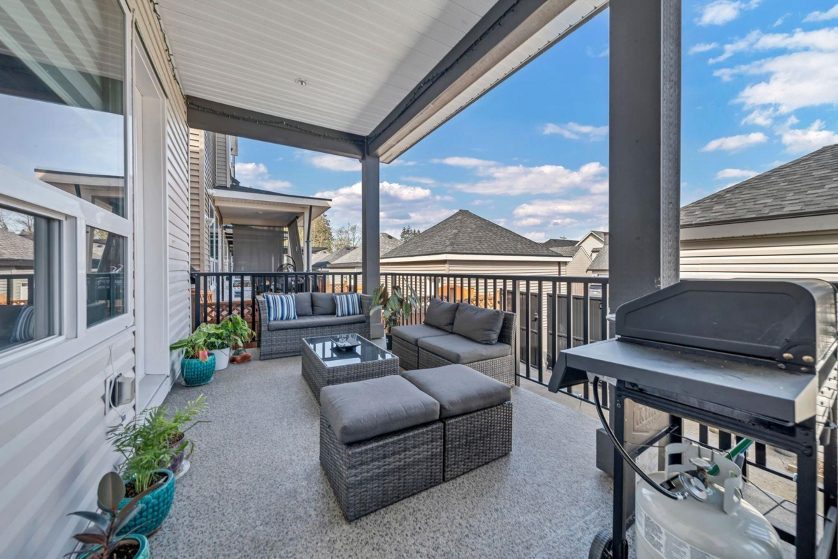 Entry Foyer Photo of 14039 59a Avenue, Surrey, BC