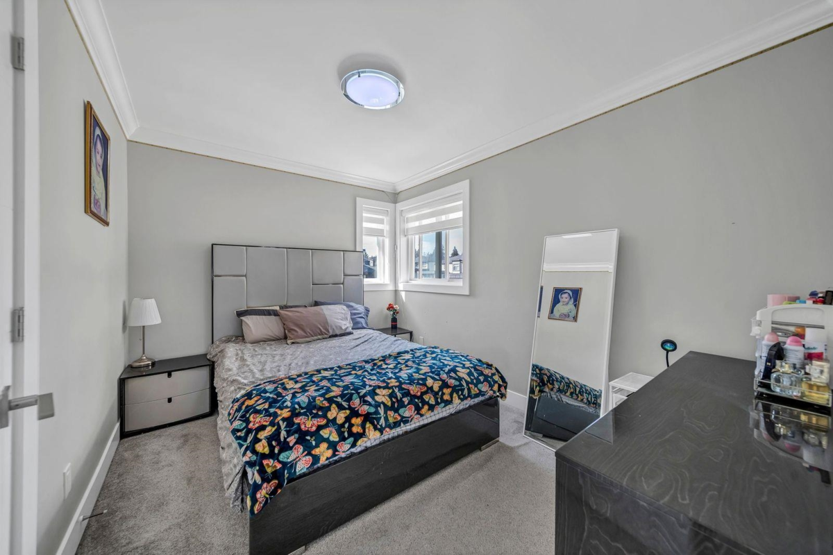 Guest Bathroom Photo of 14039 59a Avenue, Surrey, BC