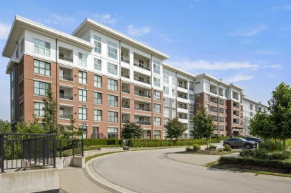 C302 8150 207 Street, Langley, BC, Langley — Apartment/Condo for sale