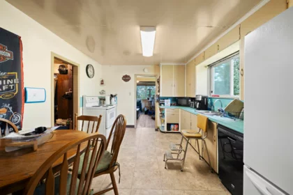 Hallway Photo of 489 Prairie Avenue, Port Coquitlam, BC