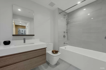 Entry Foyer Photo of 3204 6463 Silver Avenue, Burnaby, BC