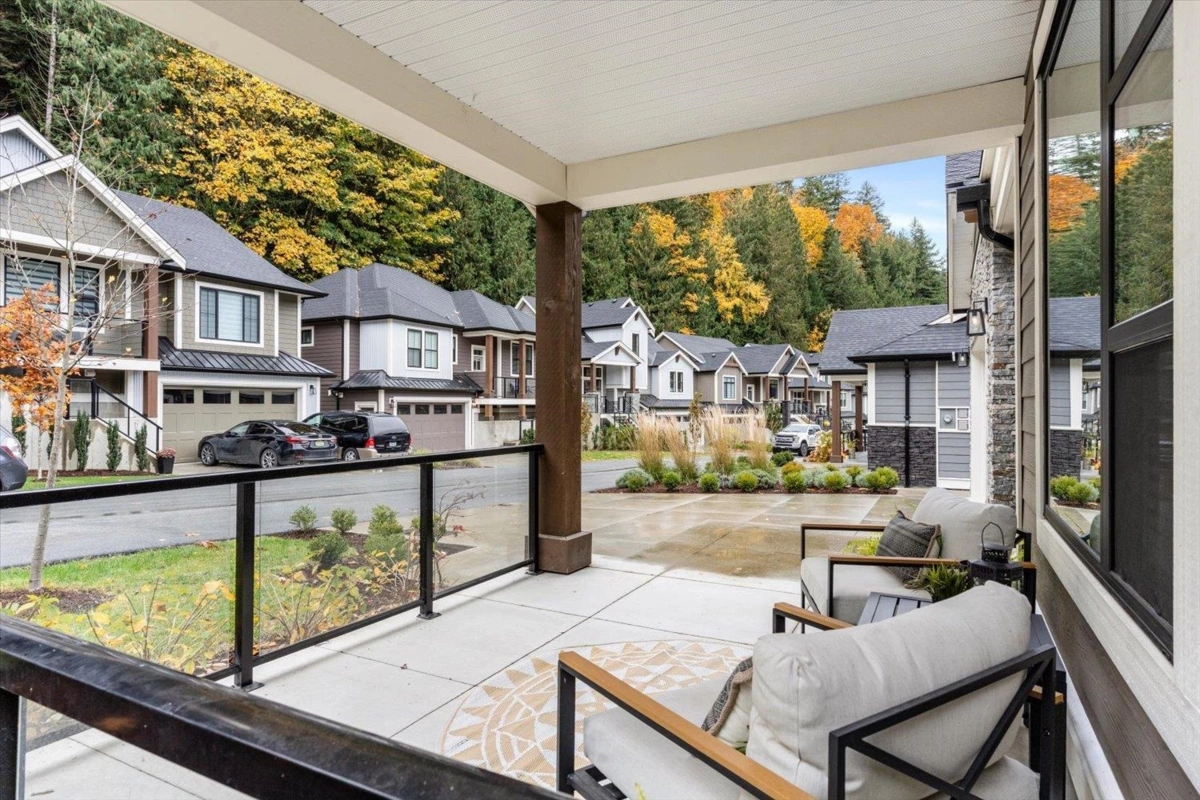 Living Room Photo of 96 1880 Columbia Valley Road, Cultus Lake, BC