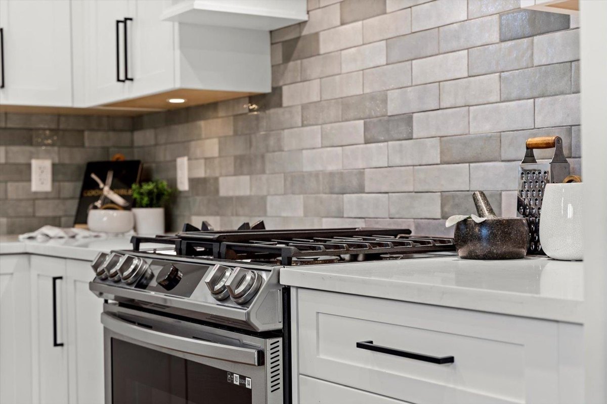 Walk-In Closet Photo of 96 1880 Columbia Valley Road, Cultus Lake, BC