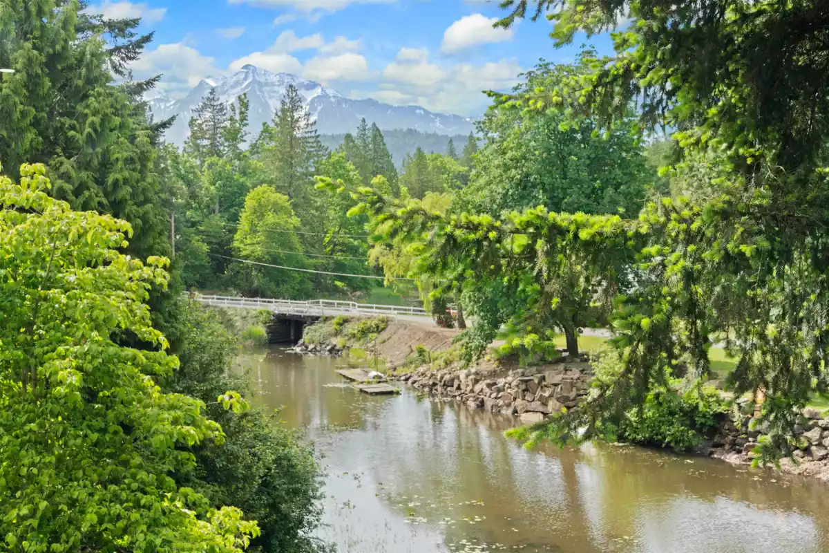Backyard Photo of 305 170 Cedar Avenue, Harrison Hot Springs, BC