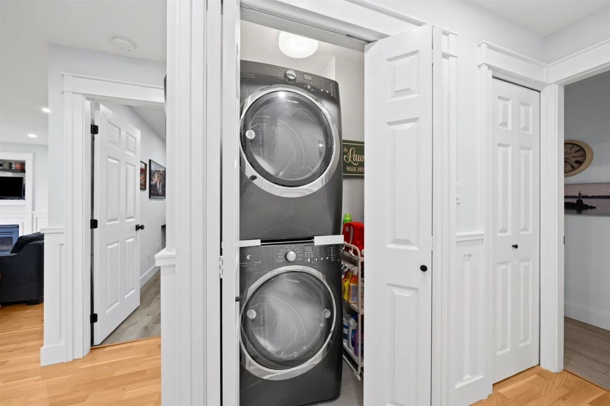 Basement Recreation Room Photo of 305 170 Cedar Avenue, Harrison Hot Springs, BC