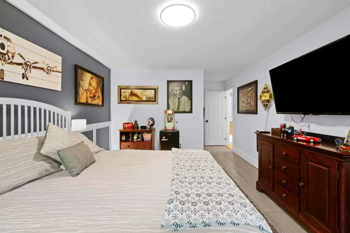 Guest Bathroom Photo of 305 170 Cedar Avenue, Harrison Hot Springs, BC