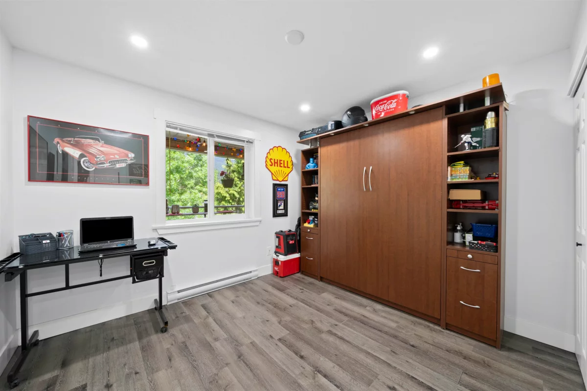 Kitchen Photo of 305 170 Cedar Avenue, Harrison Hot Springs, BC