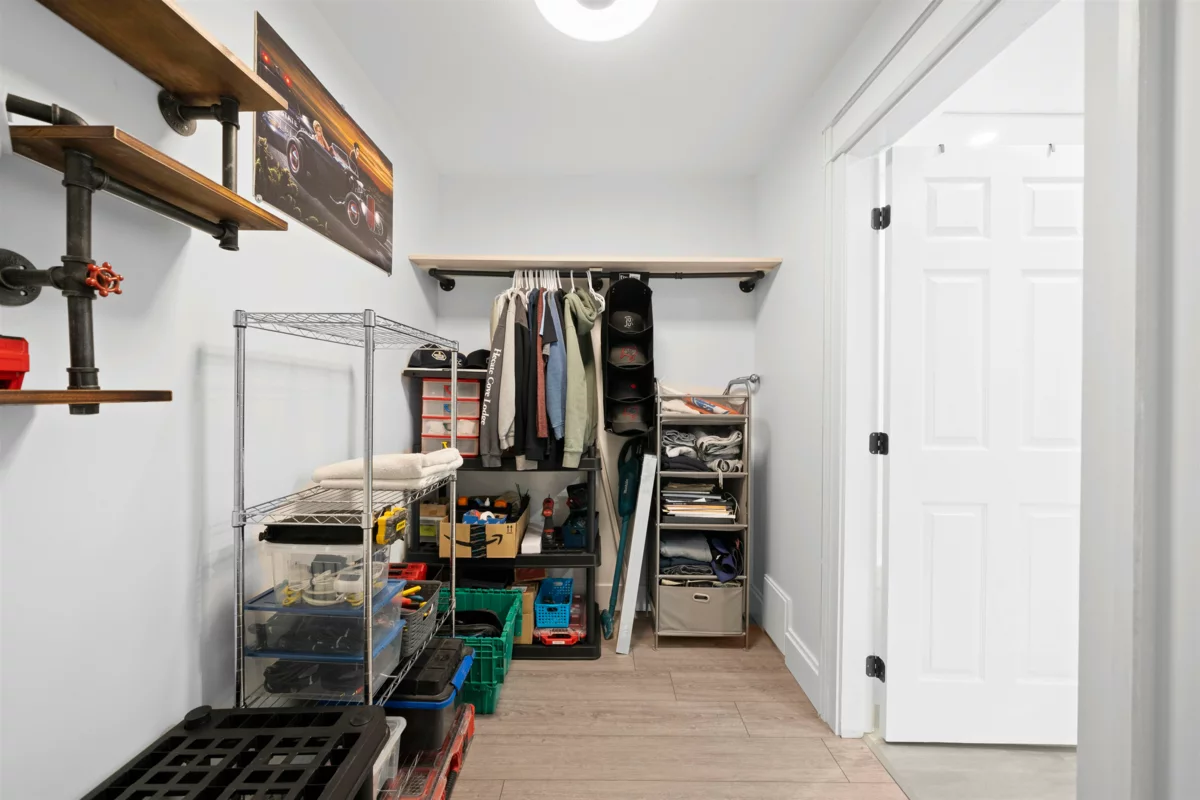 Mudroom Photo of 305 170 Cedar Avenue, Harrison Hot Springs, BC