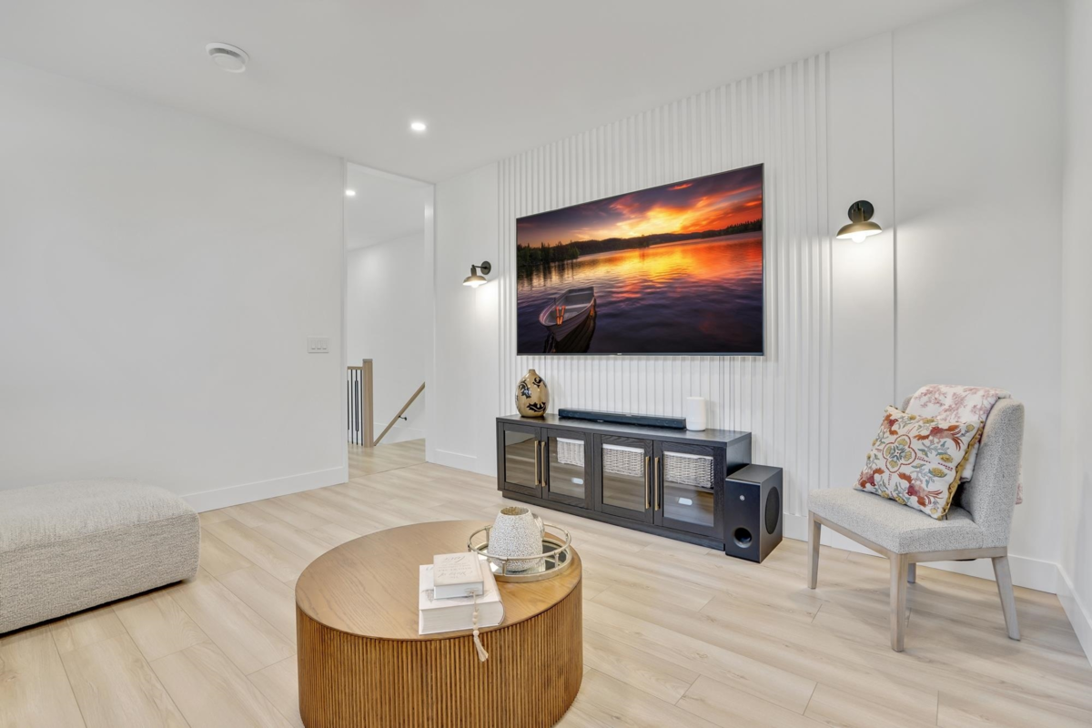 Front Yard Photo of 6175 170 Street, Surrey, BC