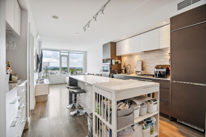 1308 5233 Gilbert Road, Richmond, BC, Richmond — Apartment/Condo for sale