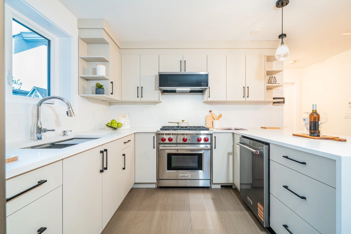 Walk-In Closet Photo of 1926 William Street, Vancouver, BC