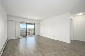 305 310 W 3rd Street, North Vancouver, BC