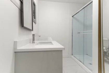 Primary Bathroom Photo of 13090 72 Avenue, Surrey, BC