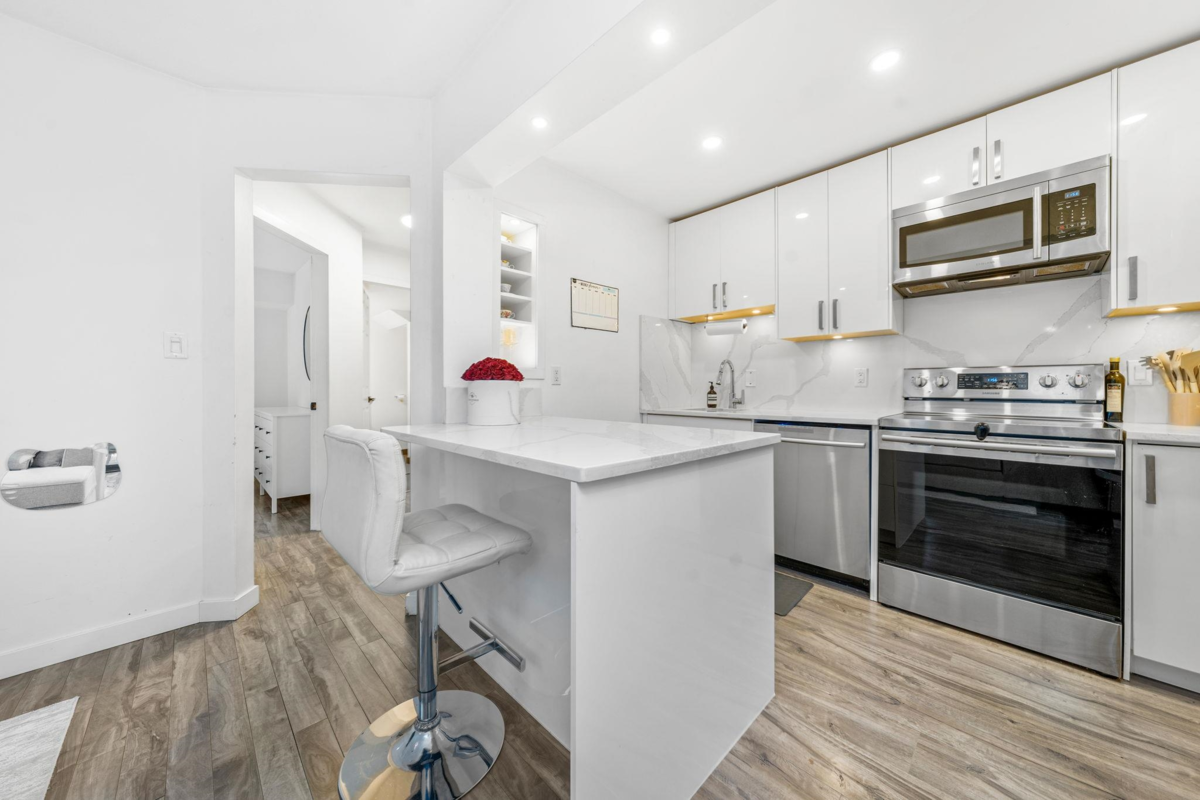 Basement Recreation Room Photo of 4869 Capilano Road, North Vancouver, BC