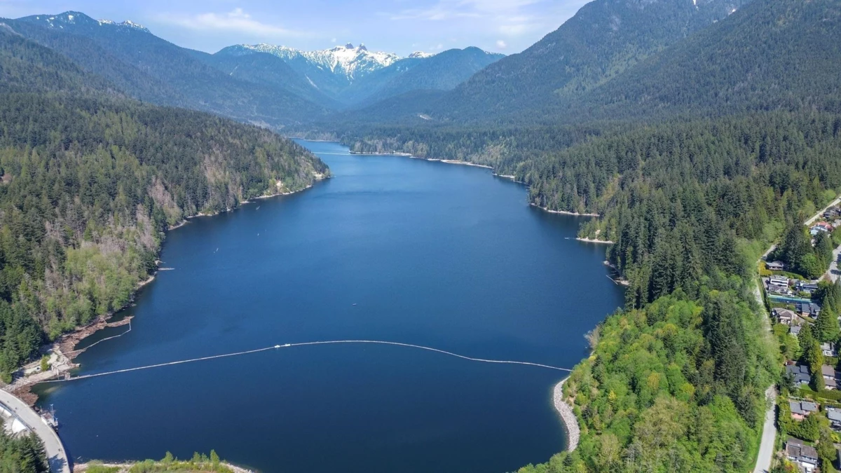 Hot Tub / Spa Photo of 4869 Capilano Road, North Vancouver, BC