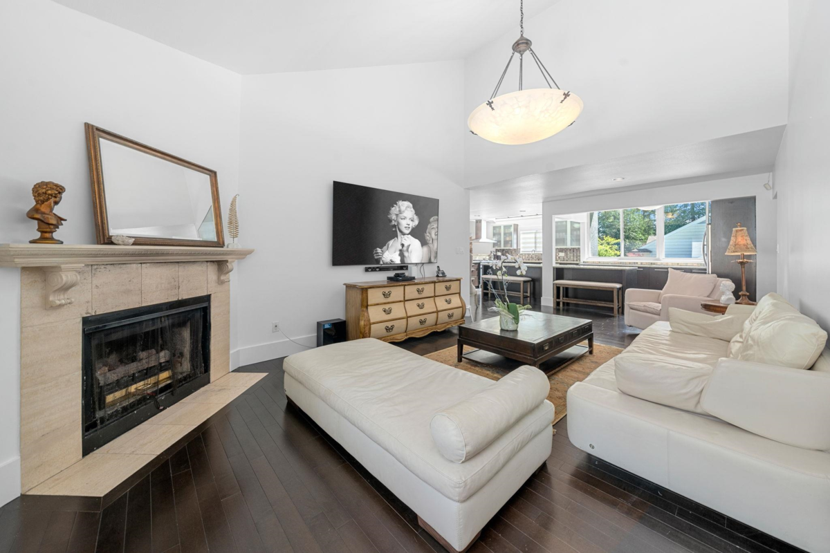 Kitchen Photo of 4869 Capilano Road, North Vancouver, BC