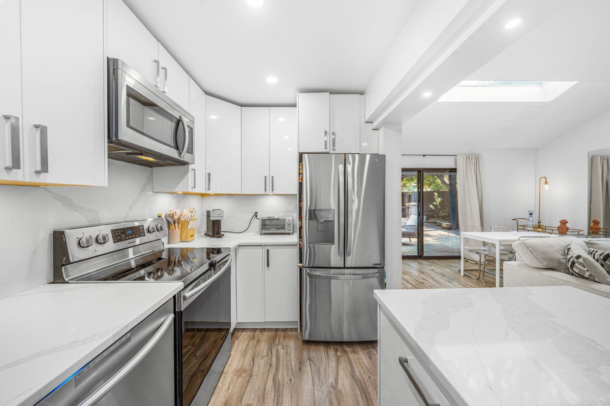 Loft / Bonus Room Photo of 4869 Capilano Road, North Vancouver, BC