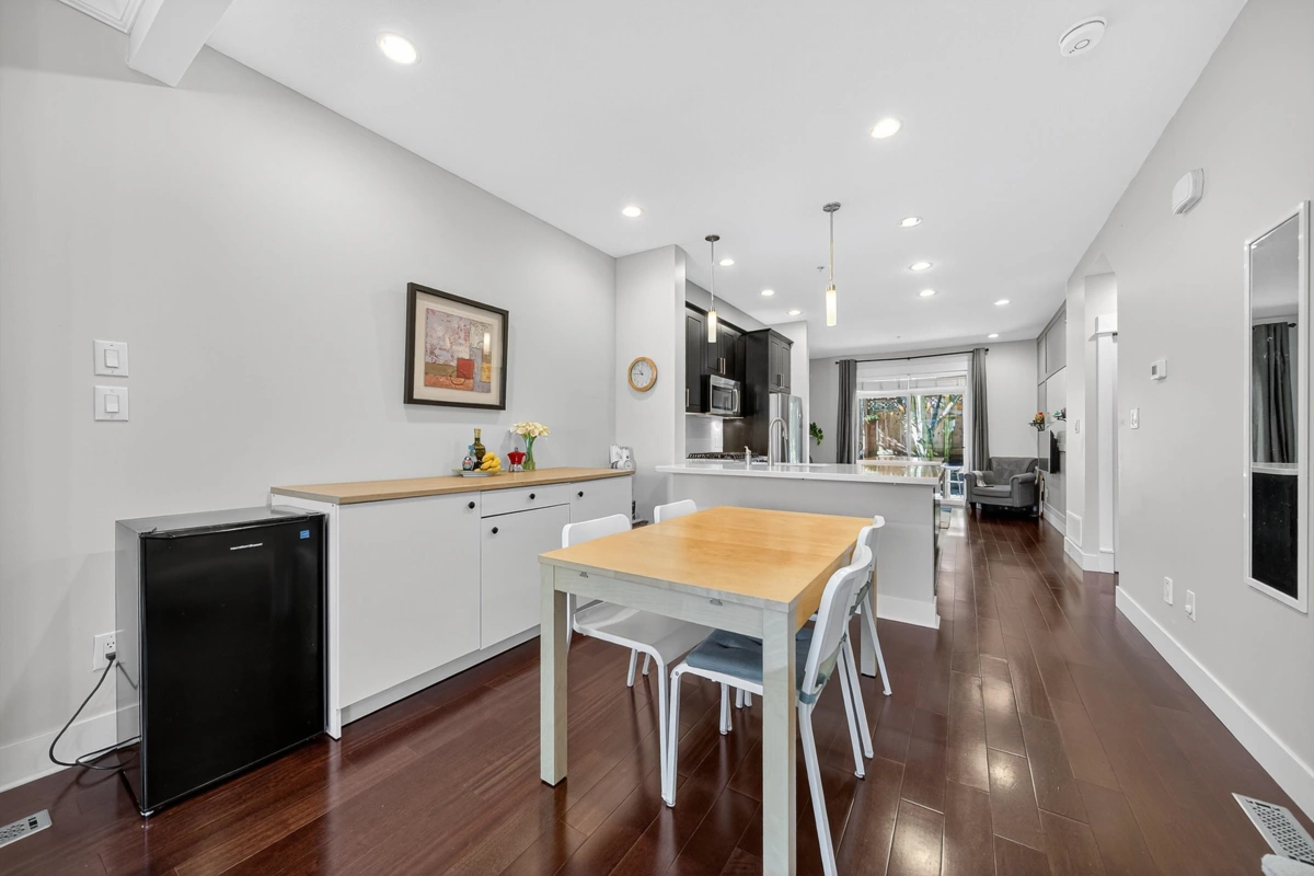 Breakfast Nook Photo of 38 2689 Parkway Drive, Surrey, BC