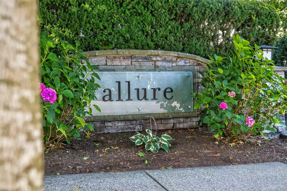 Entry Foyer Photo of 38 2689 Parkway Drive, Surrey, BC