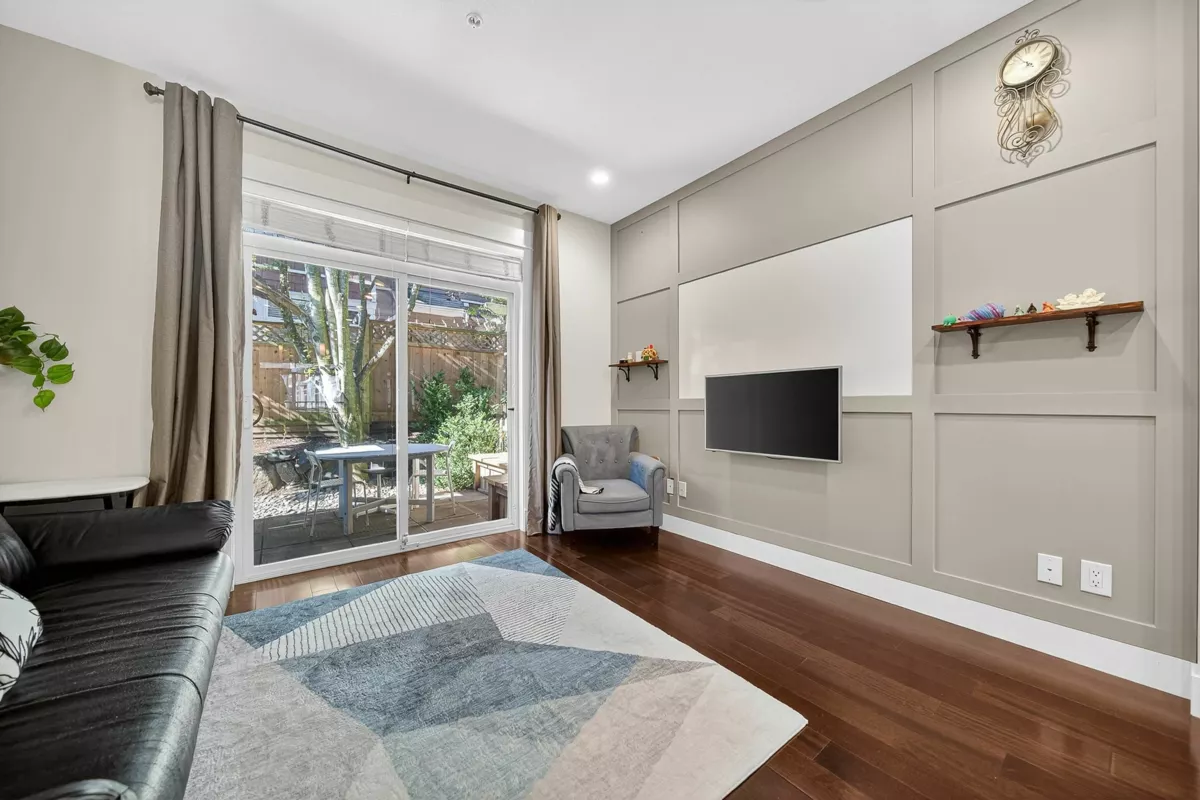 Family Room Photo of 38 2689 Parkway Drive, Surrey, BC