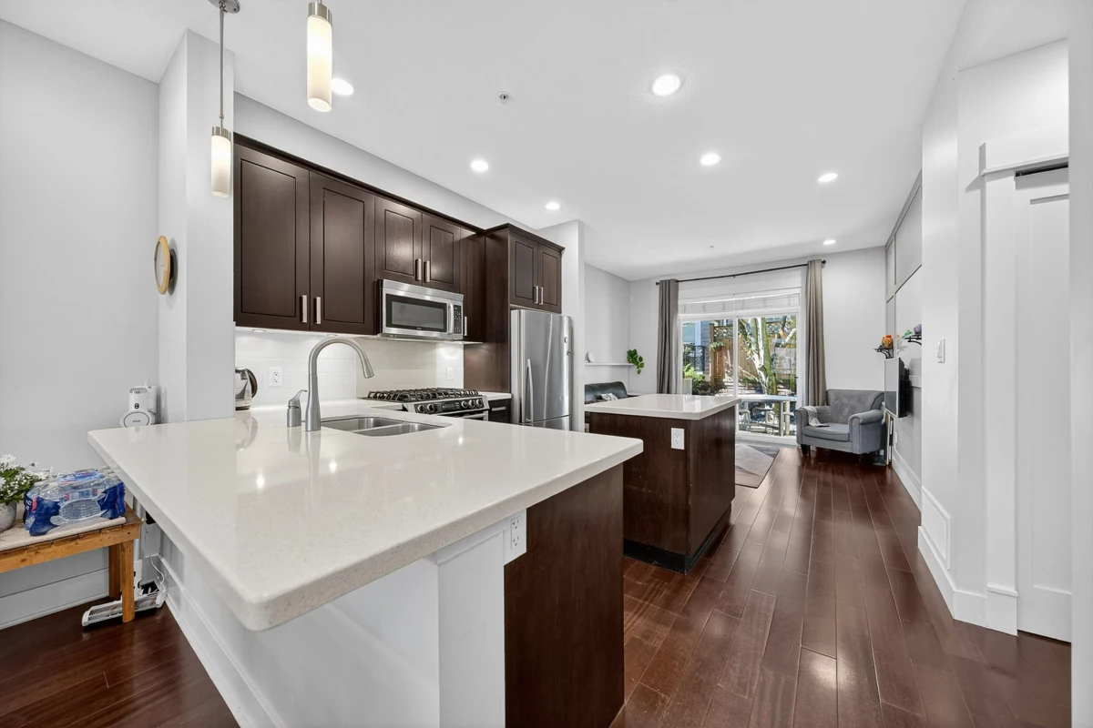Kitchen Island Photo of 38 2689 Parkway Drive, Surrey, BC