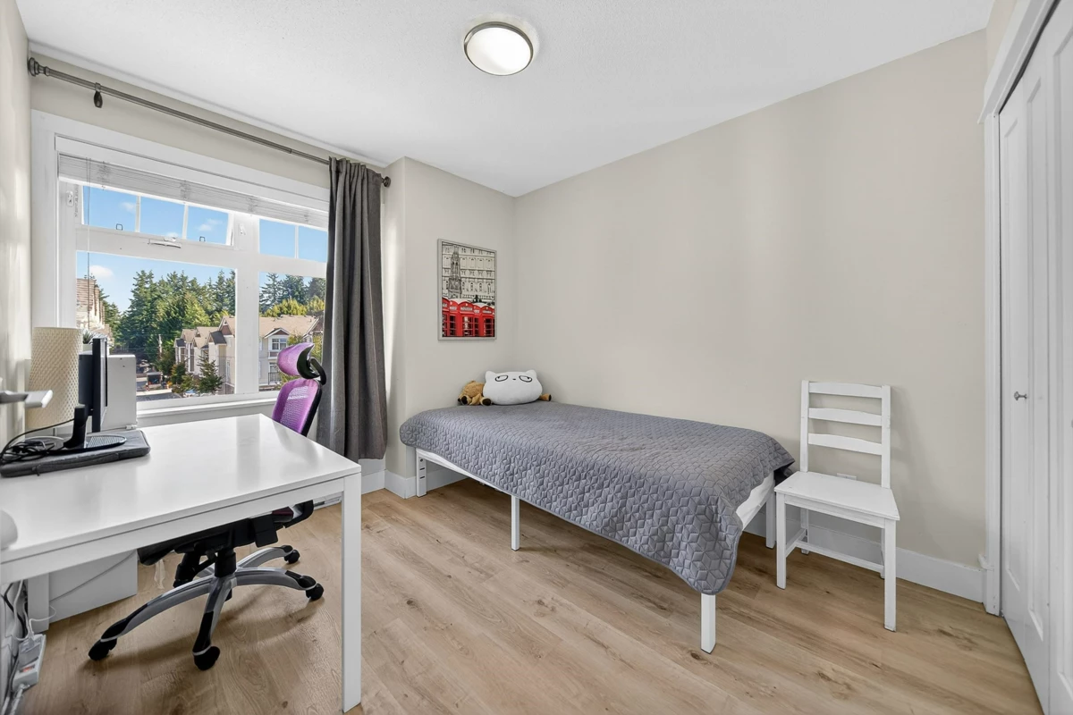 Powder Room Photo of 38 2689 Parkway Drive, Surrey, BC