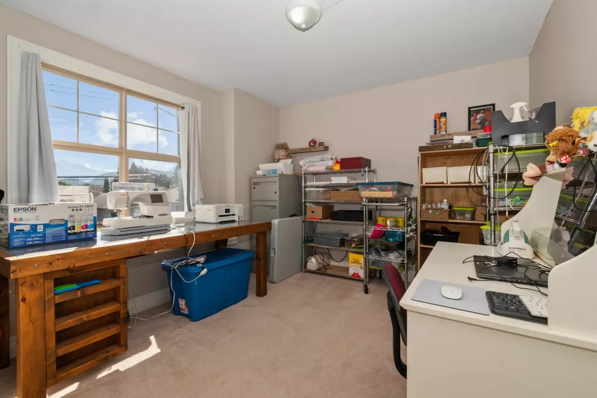 Entry Foyer Photo of 45775 Higginson Road, Chilliwack, BC