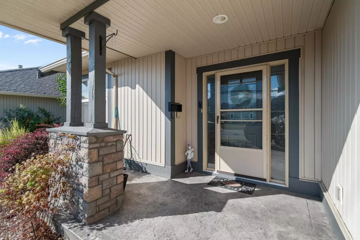 Family Room Photo of 45775 Higginson Road, Chilliwack, BC