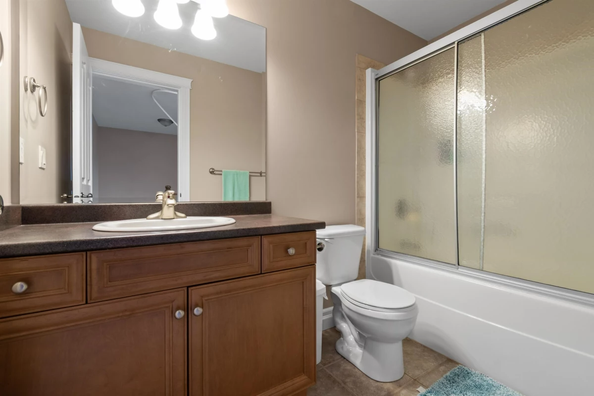 Hallway Photo of 45775 Higginson Road, Chilliwack, BC