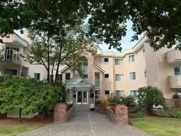 301 5565 Barker Avenue, Burnaby, BC, Burnaby — Apartment/Condo for sale