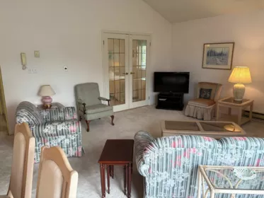 301 5565 Barker Avenue, Burnaby, BC, Burnaby — Apartment/Condo for sale