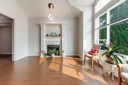 Family Room Photo of 16543 108 Avenue, Surrey, BC