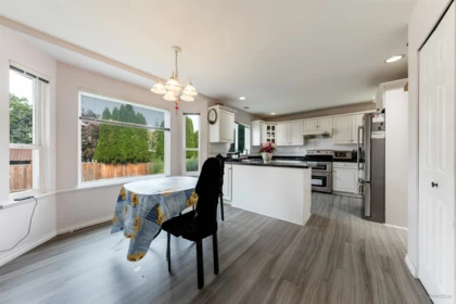 Kitchen Island Photo of 16543 108 Avenue, Surrey, BC