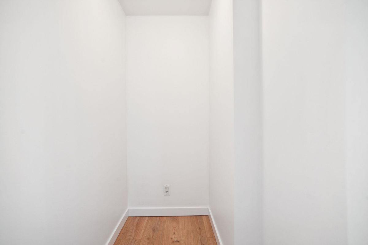 Kitchen Island Photo of 2503 1288 W Georgia Street, Vancouver, BC