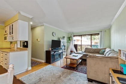 317 1442 Blackwood Street, White Rock, BC, White Rock — Apartment/Condo for sale