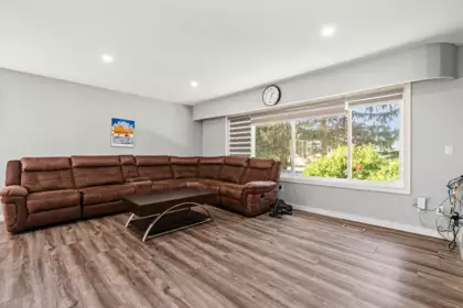 5460 Interprovincial Highway, Abbotsford, BC