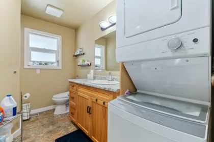 Mudroom Photo of 5460 Interprovincial Highway, Abbotsford, BC