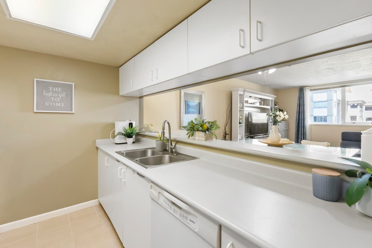 Kitchen Island Photo of 304 10523 University Drive, Surrey, BC