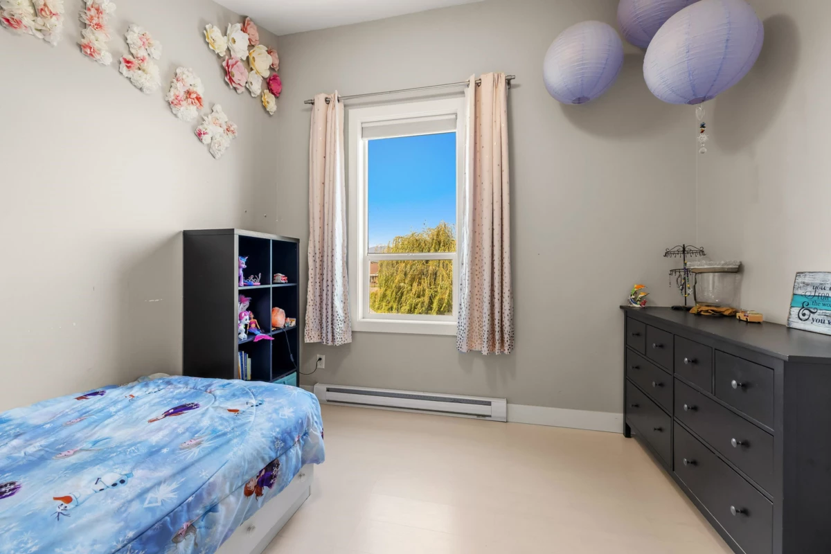 Basement Recreation Room Photo of 51495 Old Yale Road, Rosedale, BC