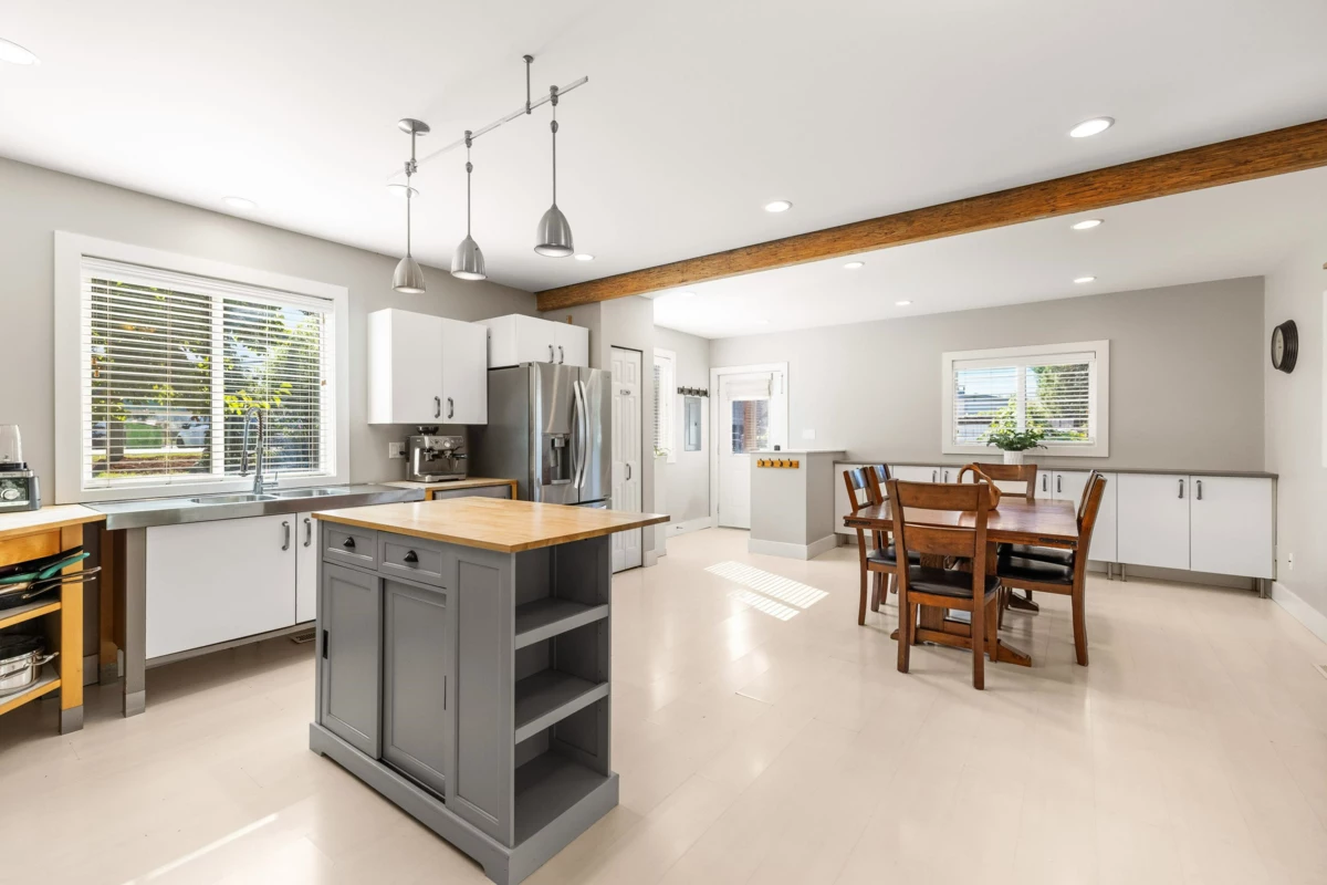 Breakfast Nook Photo of 51495 Old Yale Road, Rosedale, BC