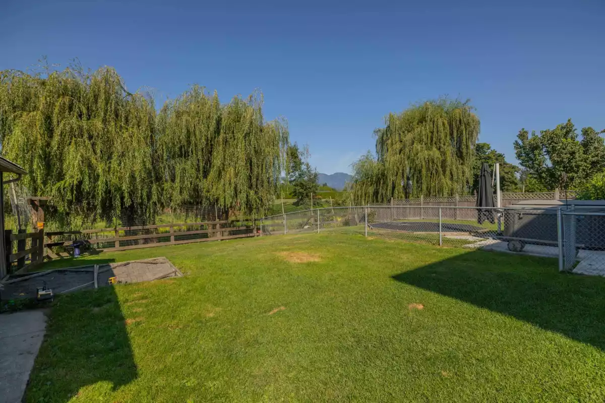 Front Yard Photo of 51495 Old Yale Road, Rosedale, BC