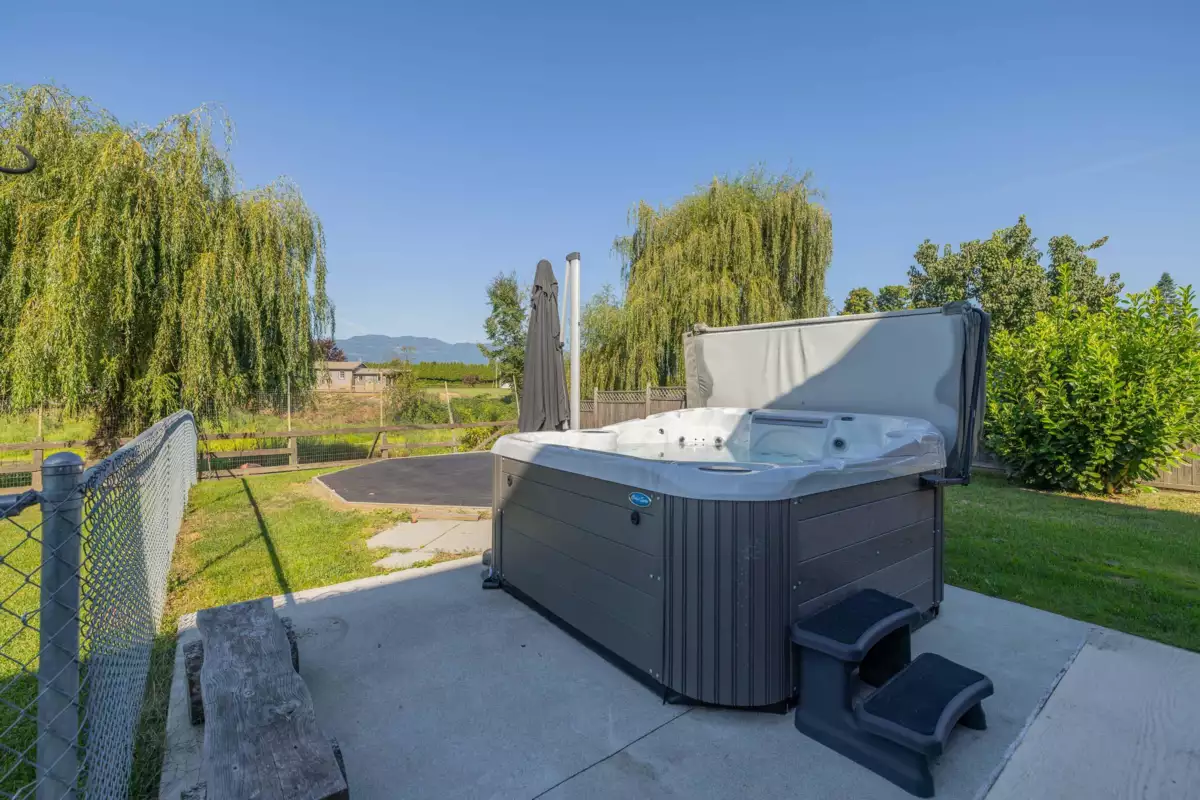 Garage Interior Photo of 51495 Old Yale Road, Rosedale, BC