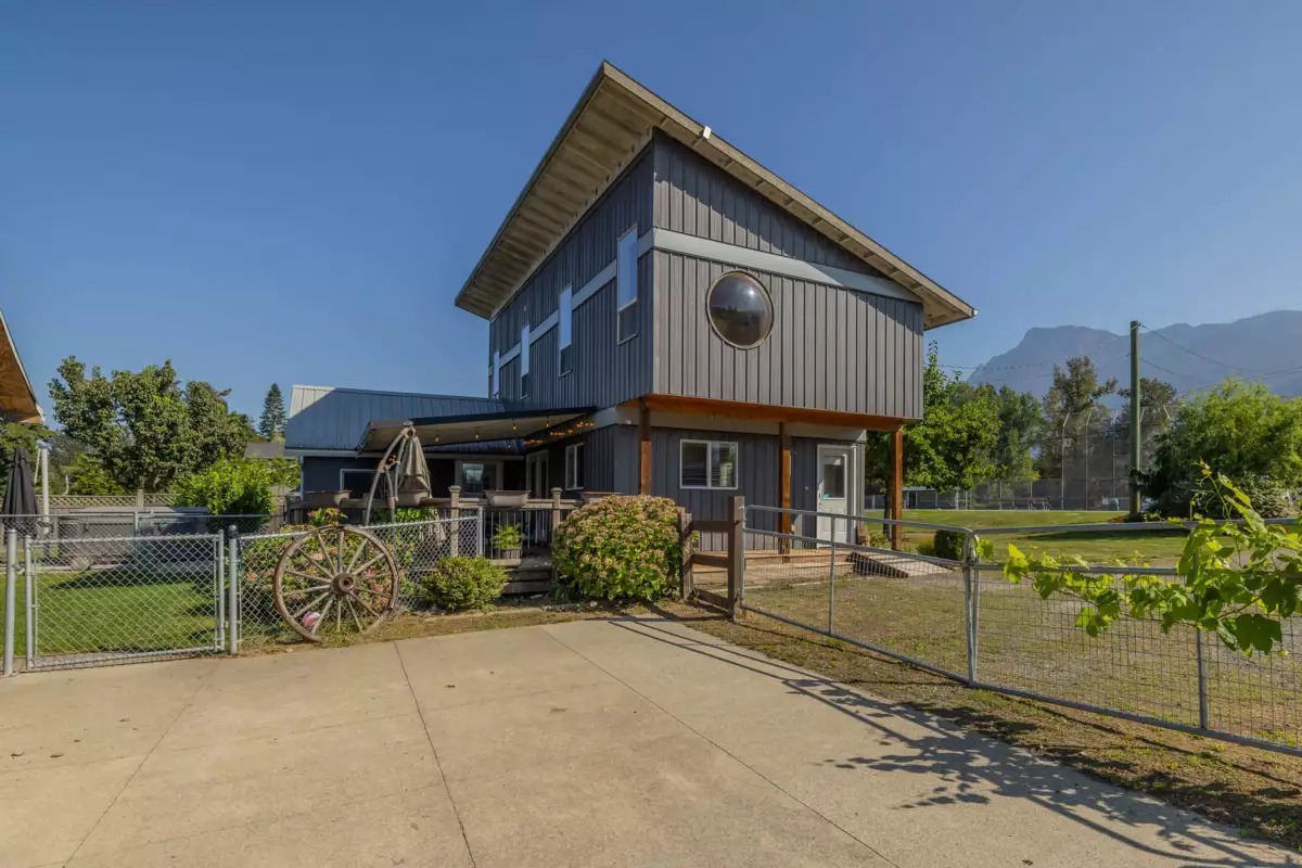 Hot Tub / Spa Photo of 51495 Old Yale Road, Rosedale, BC