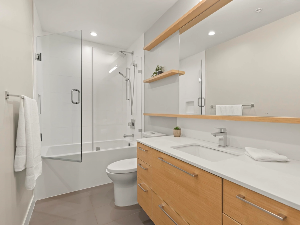 Backyard Photo of 303 1327 Draycott Road, North Vancouver, BC