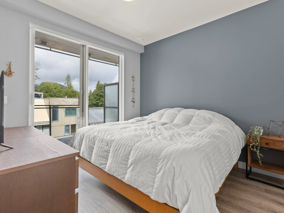 Entry Foyer Photo of 303 1327 Draycott Road, North Vancouver, BC
