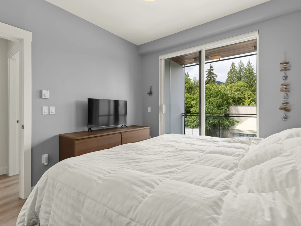 Hallway Photo of 303 1327 Draycott Road, North Vancouver, BC