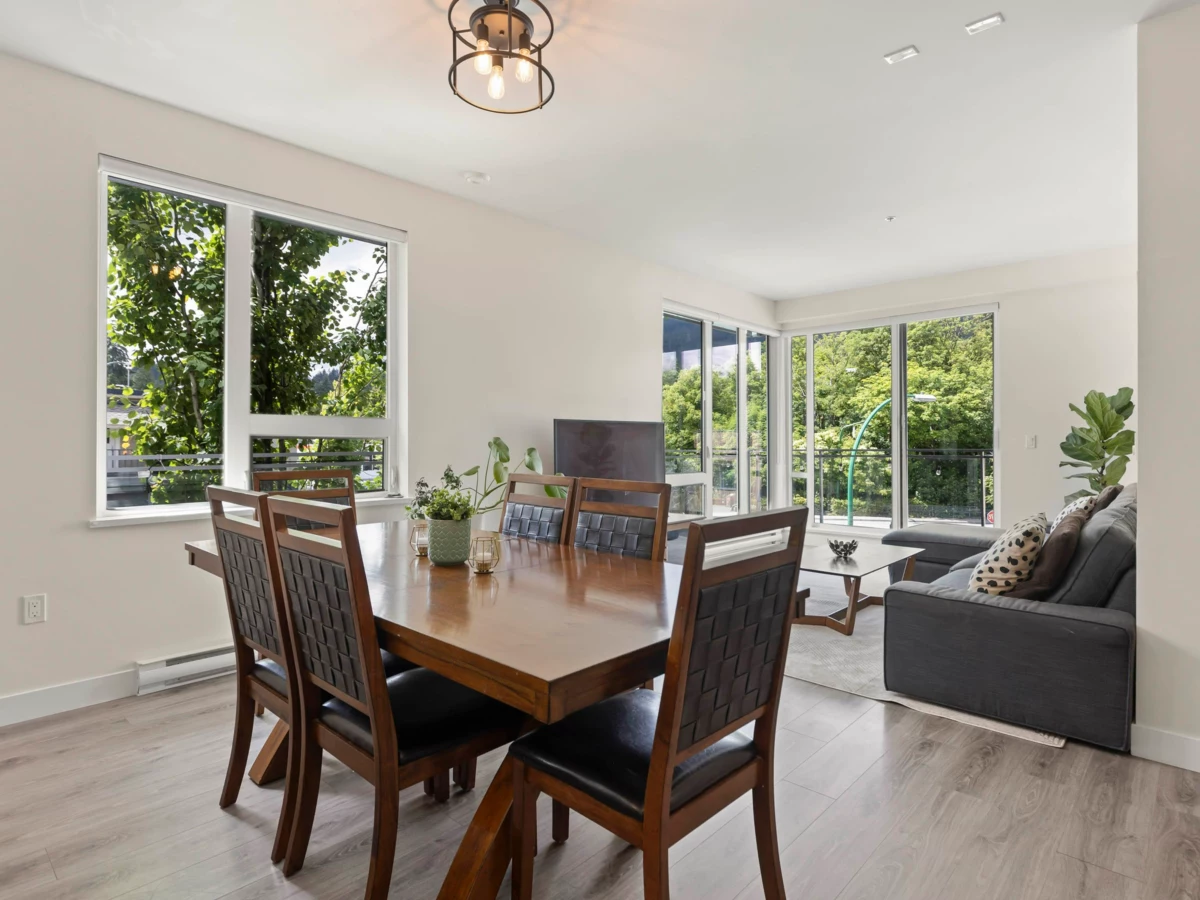 Kitchen Photo of 303 1327 Draycott Road, North Vancouver, BC