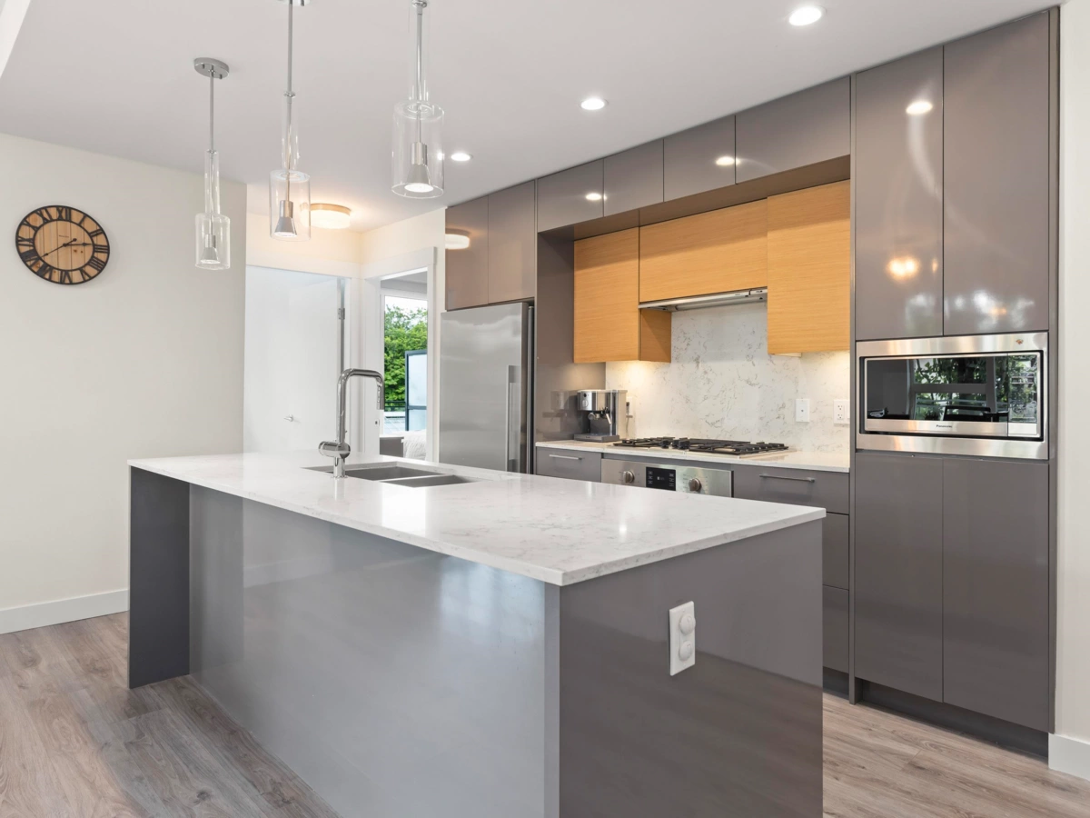 Loft / Bonus Room Photo of 303 1327 Draycott Road, North Vancouver, BC